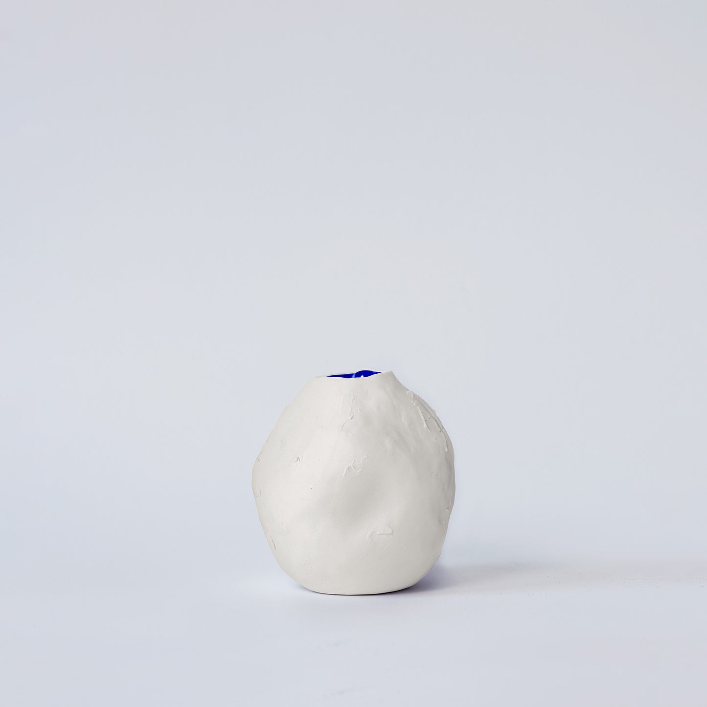 Kara Vase White